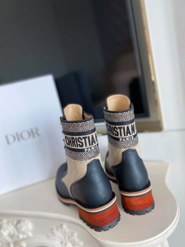 Dior Short Boost Women Shoes 009 (2021)