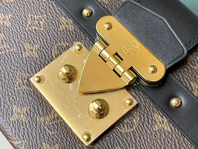 LV Super High End Handbags 007 (2022)