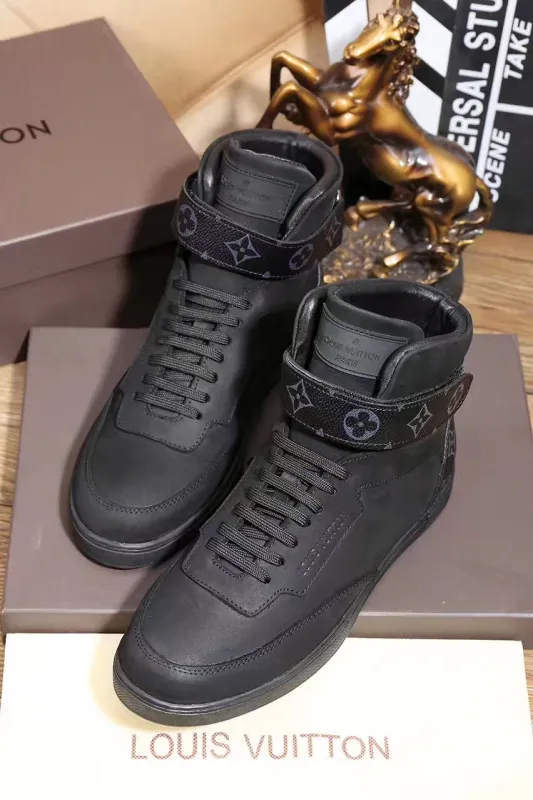 LV Short Boostr Men Shoes 0011
