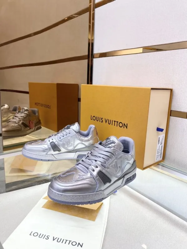Super High End LV Men Shoes 008 (2021)