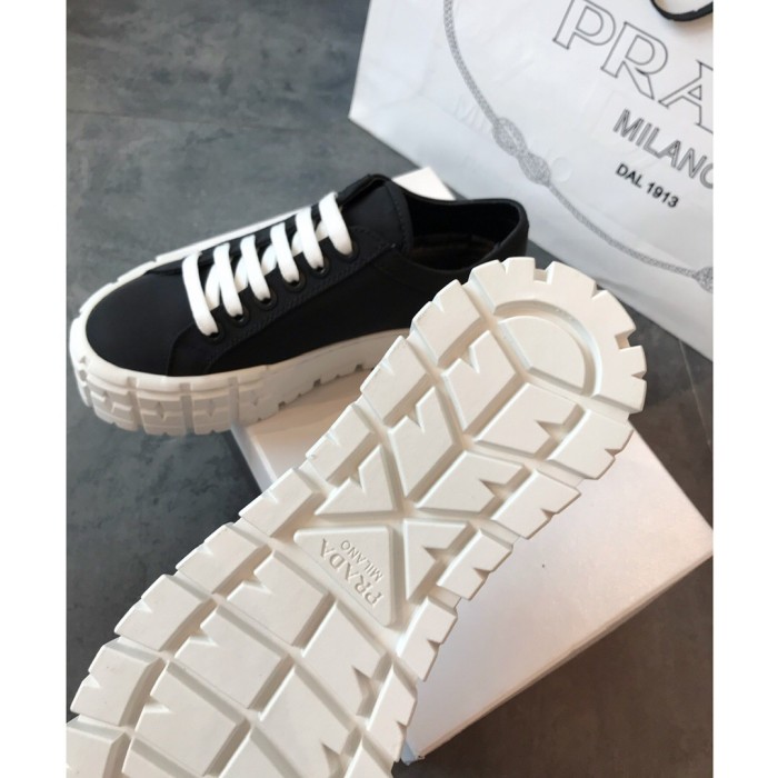 Prada Women Shoes 001 (2021)