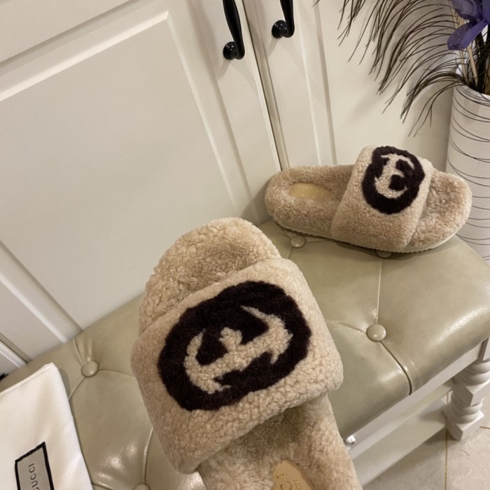 Gucci Hairy slippers 002（2021)
