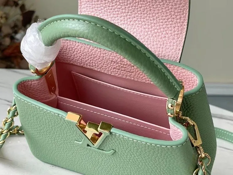 LV Super High End Handbags 0026 (2022)