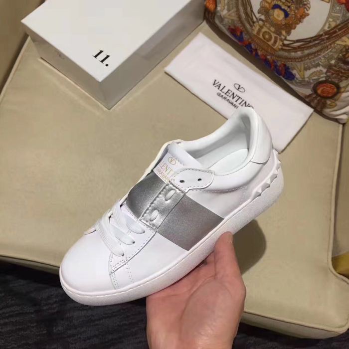 Super High End Valentino Low Top Flat Sneaker Men and Women-010