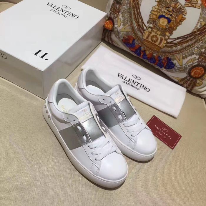 Super High End Valentino Low Top Flat Sneaker Men and Women-010