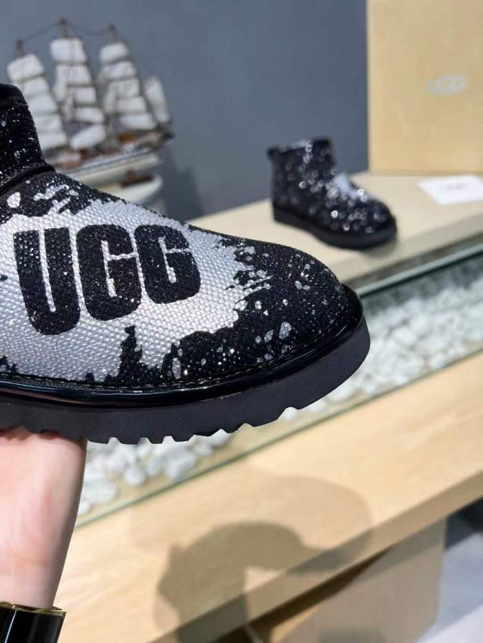 UGG Short Boost Women Shoes 0043 (2021)