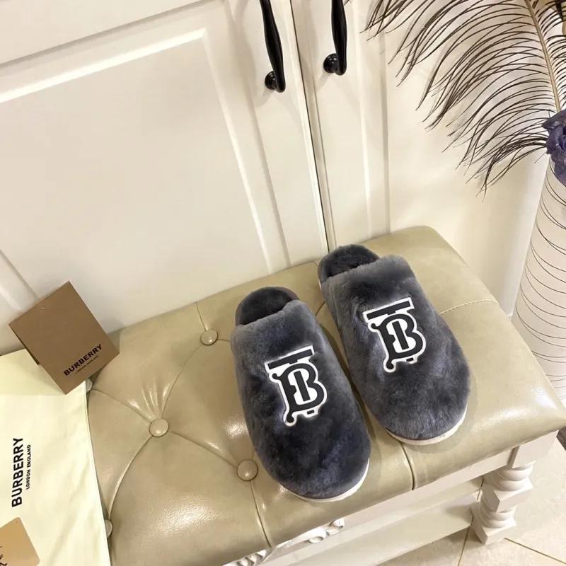 Burberry Hairy slippers 004 (2021)