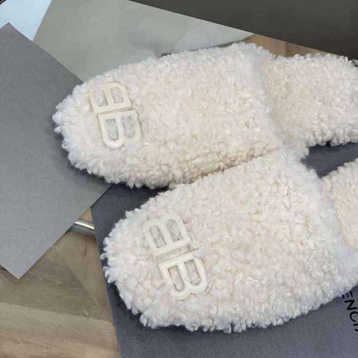 Balenciaga Hairy slippers 0023（2021）