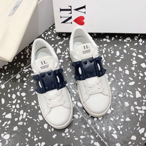 Super High End Valentino Low Top Flat Sneaker Men and Women-003（2021）