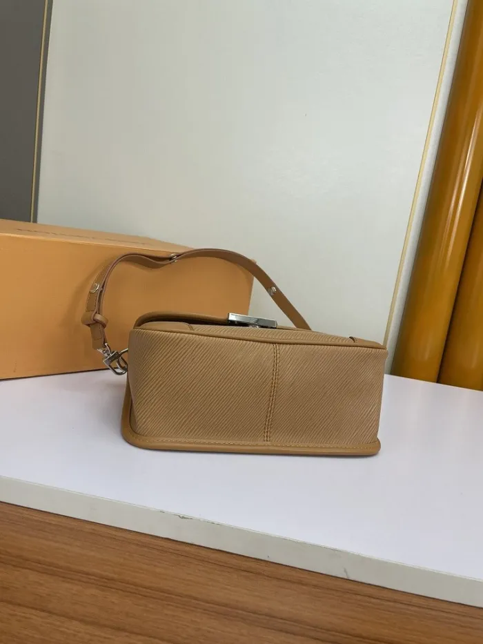 Louis Vuitton Handbags 0023 (2022)