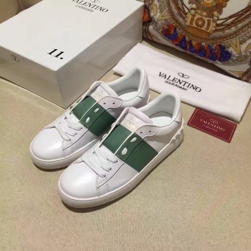 Super High End Valentino Low Top Flat Sneaker Men and Women-005