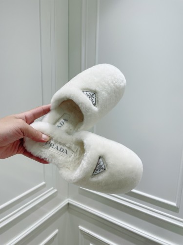 Prada Hairy slippers 0019 (2021)