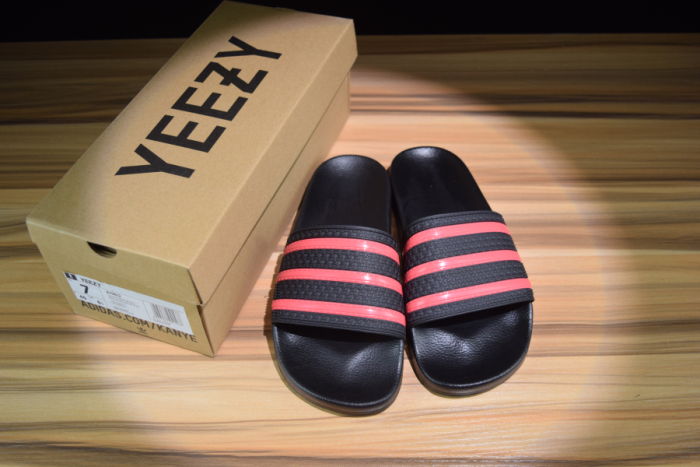 Yeezy Slippers Men Shoes 001