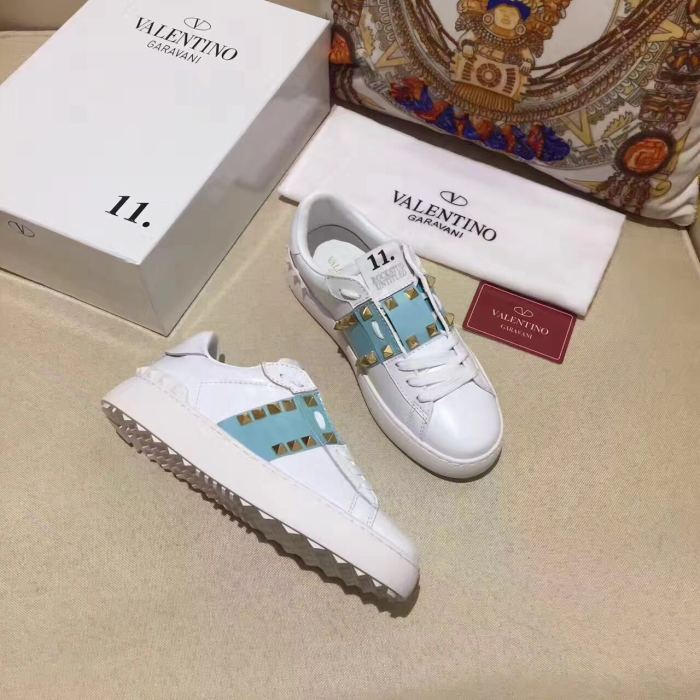 Super High End Valentino Low Top Flat Sneaker Men and Women-011