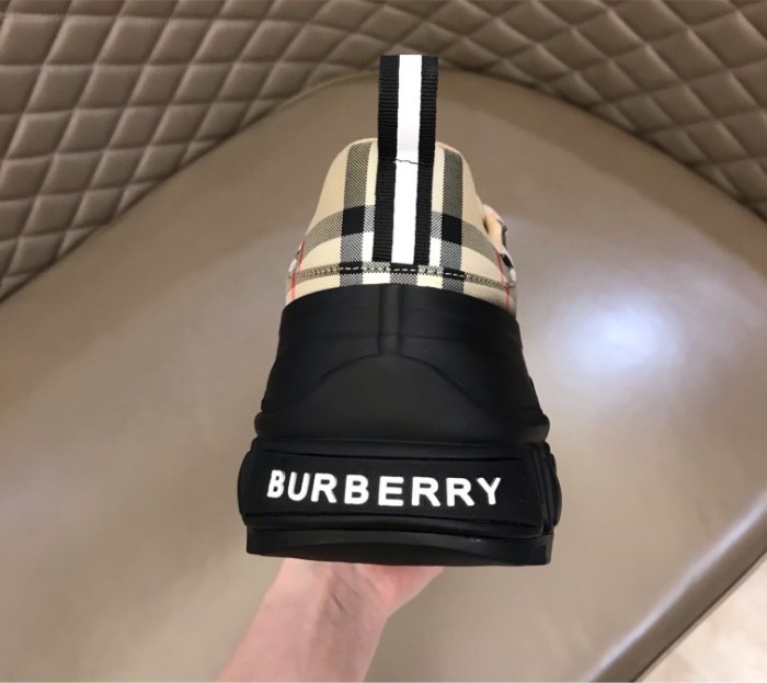 Super High End Burberry Men Shoes 004 (2021)