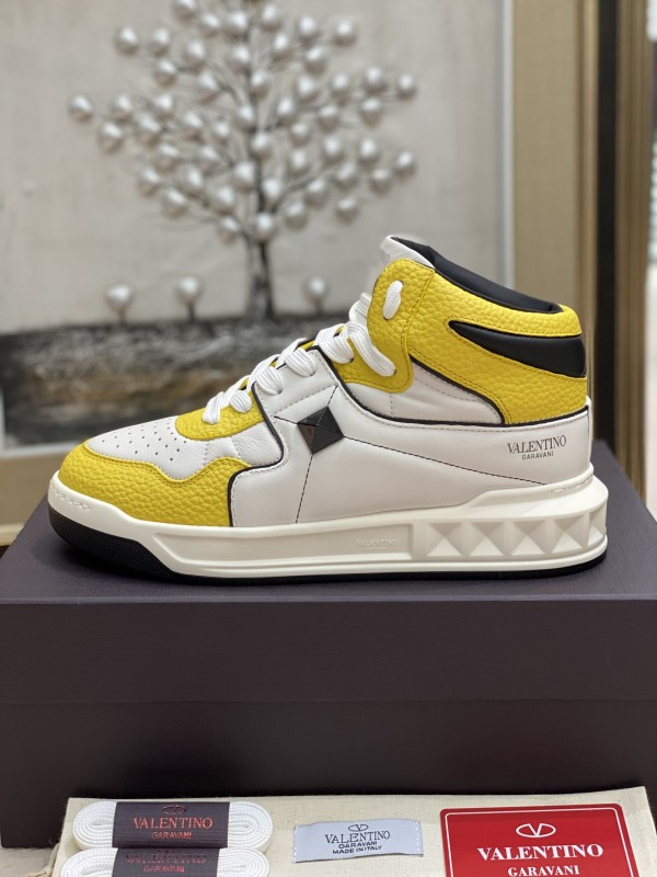 Valentino High Top Flat Sneaker Men and Women 007（2021）