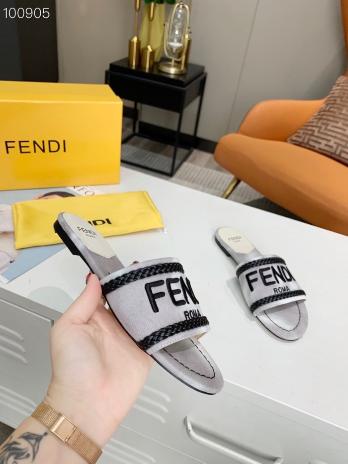 Fendi Slippers Women Shoes 001（2021）