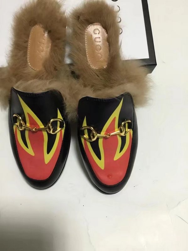 Gucci Hairy slippers 0035