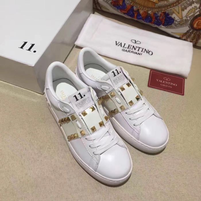 Super High End Valentino Low Top Flat Sneaker Men and Women-016