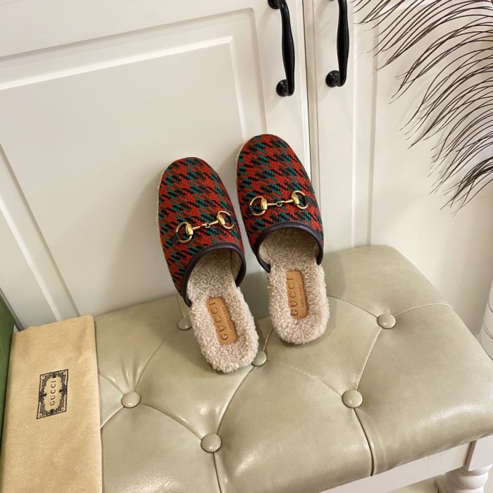 Gucci Hairy slippers 005（2021)