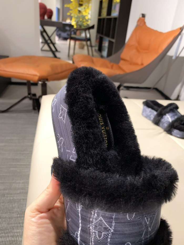 LV Hairy slippers 006 (2021)