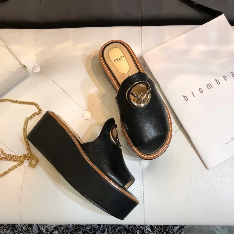Fendi Slipper Women Shoes 0040