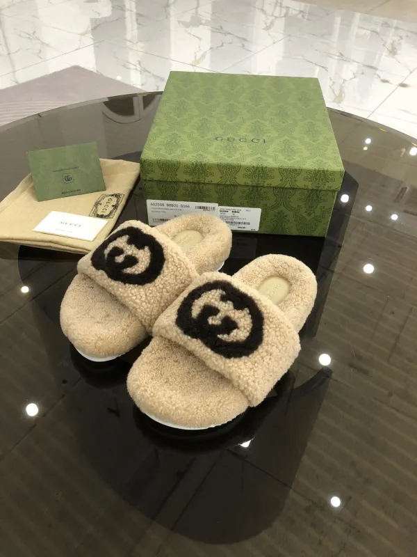Gucci Hairy slippers 0015（2021)