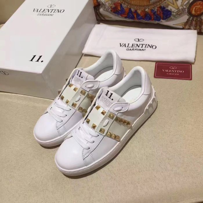 Super High End Valentino Low Top Flat Sneaker Men and Women-016