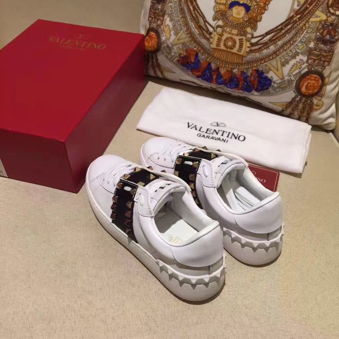Super High End Valentino Low Top Flat Sneaker Men and Women-018
