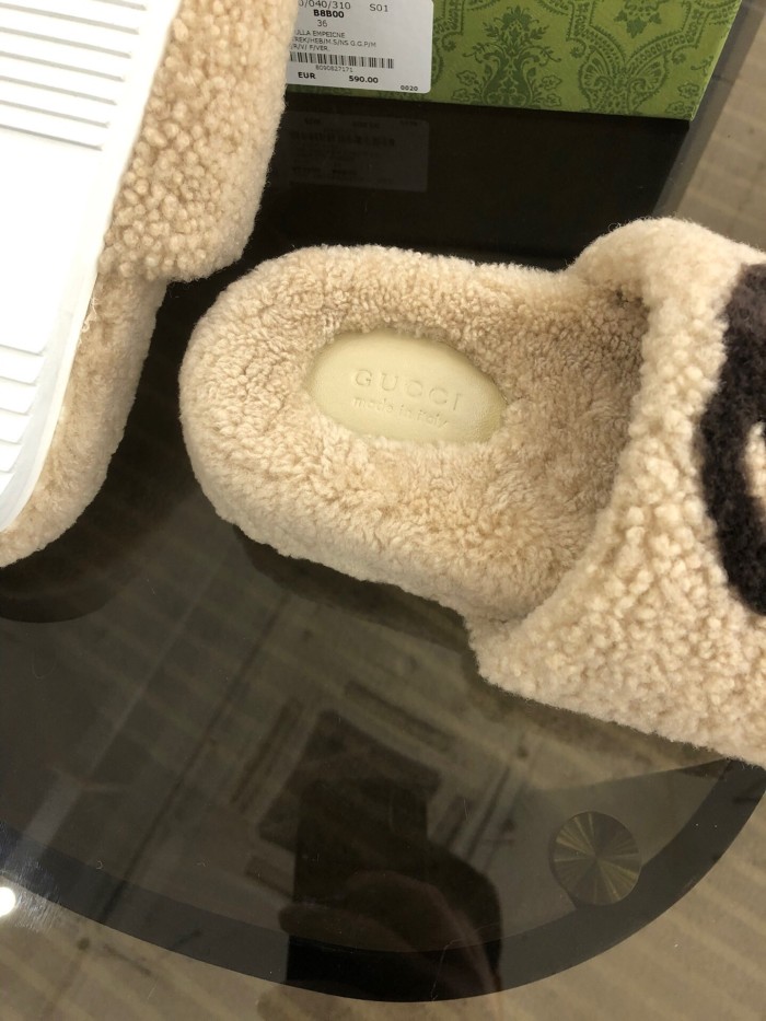 Gucci Hairy slippers 0015（2021)