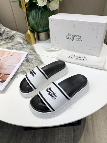 Alexander McQueen Slipper men Shoes 0028（2021）