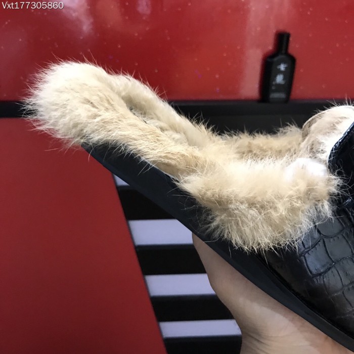 Gucci Hairy slippers 002