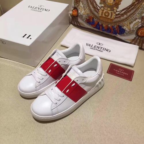 Super High End Valentino Low Top Flat Sneaker Men and Women-008
