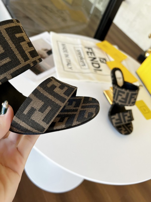 Fendi Slippers Women Shoes 007（2022）