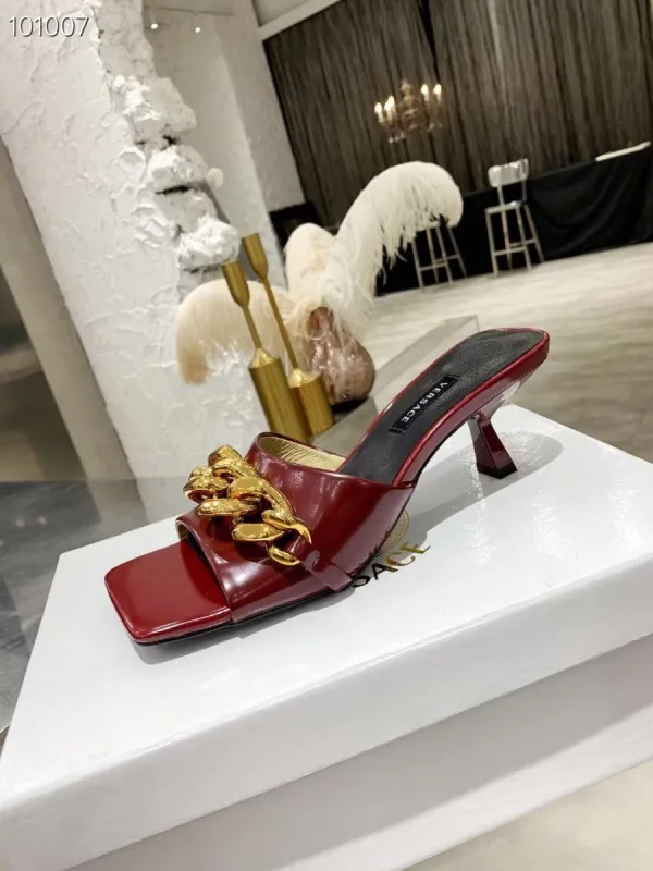 Versace Slippers Women Shoes 005 (2021)