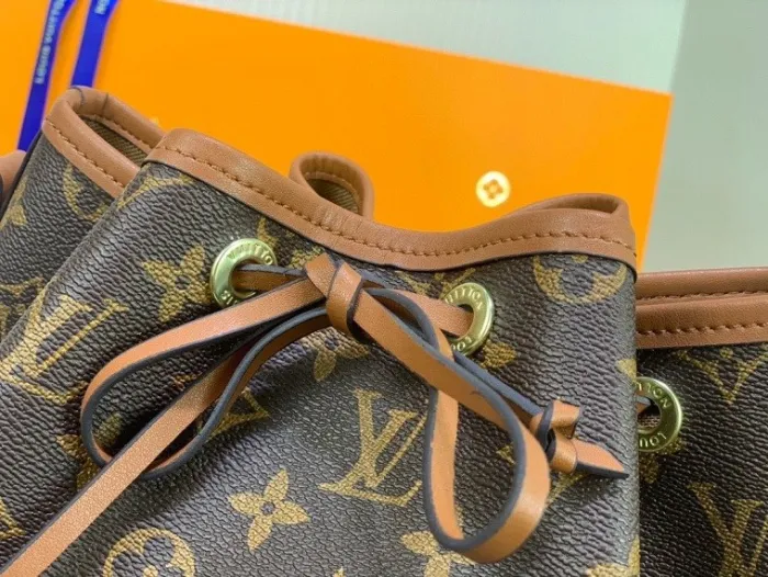 Louis Vuitton Handbags 0042 (2022)