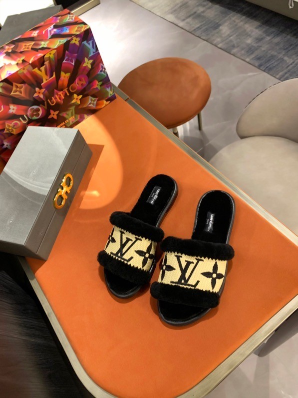 LV Hairy slippers 0015 (2021)