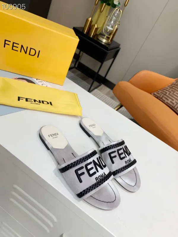 Fendi Slippers Women Shoes 001（2021）