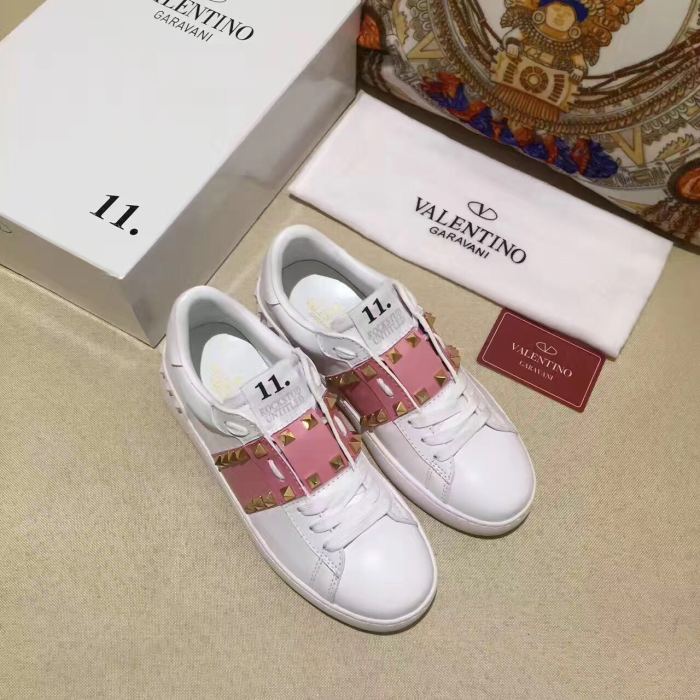 Super High End Valentino Low Top Flat Sneaker Men and Women-012