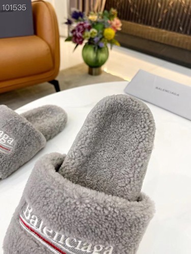 Balenciaga Hairy slippers 0011（2021）