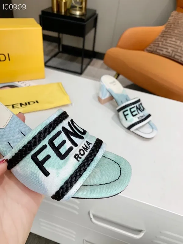 Fendi Slippers Women Shoes 007（2021）