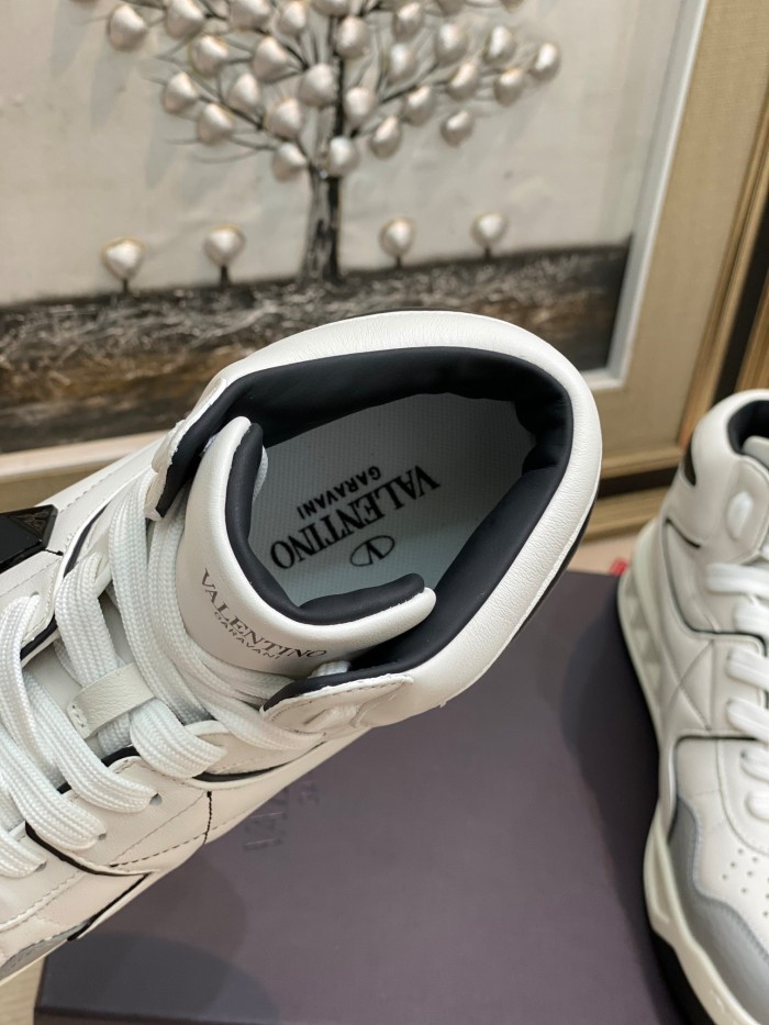 Valentino High Top Flat Sneaker Men and Women 002 (2021)