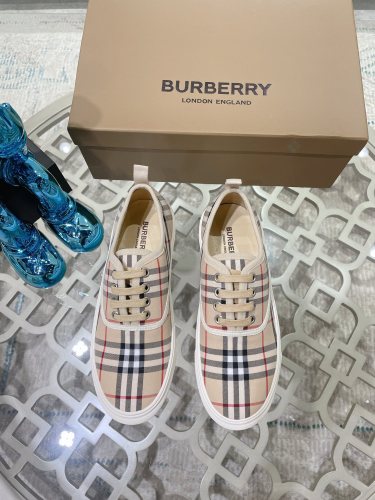 Burberry Single shoes Women Shoes 003 (2021)