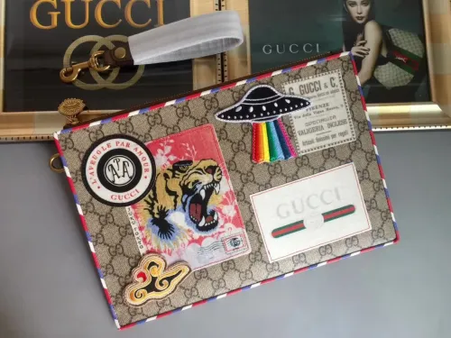Gucci wallets 089