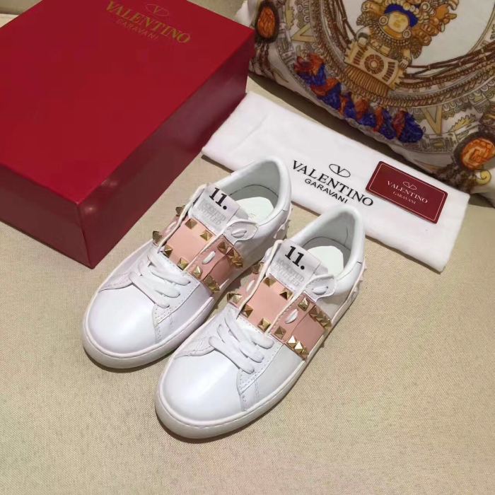 Super High End Valentino Low Top Flat Sneaker Men and Women-021