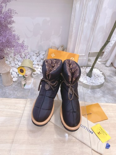 LV Short Boost Women Shoes 005 (2021)