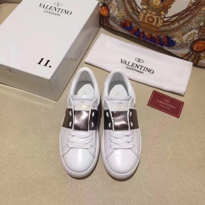 Super High End Valentino Low Top Flat Sneaker Men and Women-009