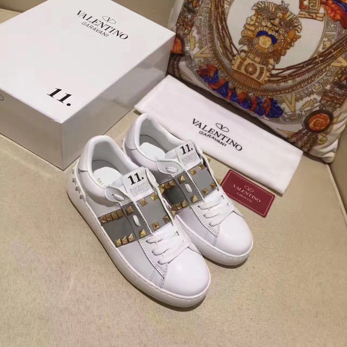 Super High End Valentino Low Top Flat Sneaker Men and Women-013