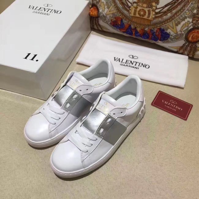 Super High End Valentino Low Top Flat Sneaker Men and Women-010