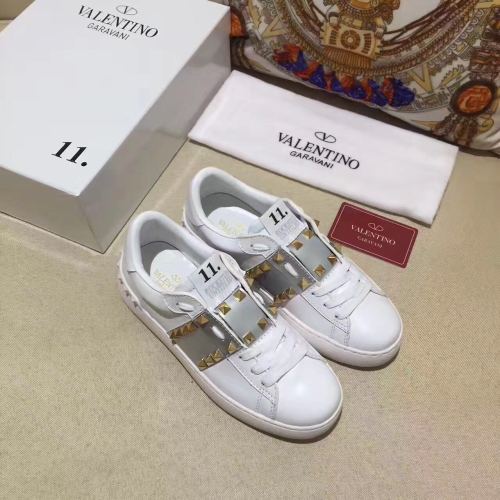 Super High End Valentino Low Top Flat Sneaker Men and Women-014